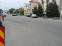 Târgoviște: Se toarnă ultimul strat de asfalt pe str. Tudor Vladimirescu. Apel către cetățeni