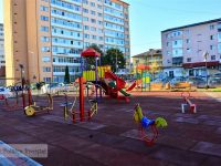 Târgoviște, micro 6: Încă un loc de joacă transformă o zonă insalubră din municipiu (foto)
