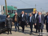 Victor Ponta, întâlnire cu legumicultori din Băleni – Dâmbovița. Primarul liberal, gazdă prietenoasă