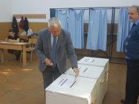 ZIUA ALEGERILOR: Senatorul Adrian Țuțuianu a votat în municipiul Târgoviște (declarații)