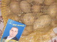 Dâmbovița / Profit politic în plină pandemie: PNL Bilciurești, campanie electorală cu cartofi și pliante