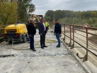 Corbii Mari: S-au reluat lucrările la podul de la Ungureni, peste râul Argeș (foto)