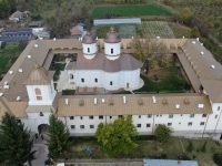 Duminică: Va fi resfințită biserica Mânăstirii Viforâta