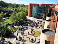 Deschiderea anului universitar la „Valahia” Târgoviște / 10 facultăți și 2.300 de „boboci”