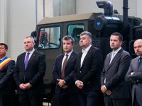 Nicolae Ciucă și Marcel Ciolacu, vizită de lucru la fabrica IVECO din județul Dâmbovița / când vor fi livrate toate camioanele contractate (foto)