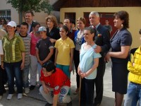 FOTO: Adrian Țuțuianu și Rovana Plumb, vizită de lucru la locuințele protejate din Gura Ocniței și Pucioasa