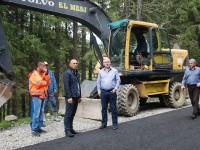 FOTO: S-a turnat primul strat de asfalt pe drumul de legătură Dichiu – Zănoaga!
