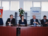 Directorii școlilor din Dâmbovița s-au întâlnit cu autoritățile județene și locale. Subiectele abordate