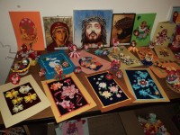 Expoziție de obiecte lucrate manual de elevi: Învierea Domnului prin ochi de copil!