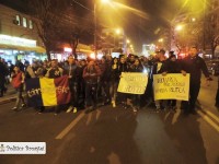 Târgoviște: A doua seară de proteste pentru tinerii frumoși și liberi! (foto)