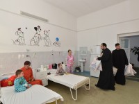 Arhiepiscopia Târgoviștei, daruri pentru copii spitalizați