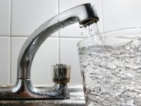 DÂMBOVIȚA: Tarifele pentru apă și canalizare se majorează cu 5% și 12% + inflația