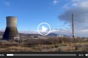 VIDEO: Așa au căzut ultimele două turnuri ale Termocentralei de la Doicești, detonate prin implozie